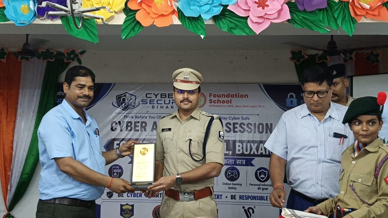 Felicitation of Guest Speaker at Cyber Security Awareness Session